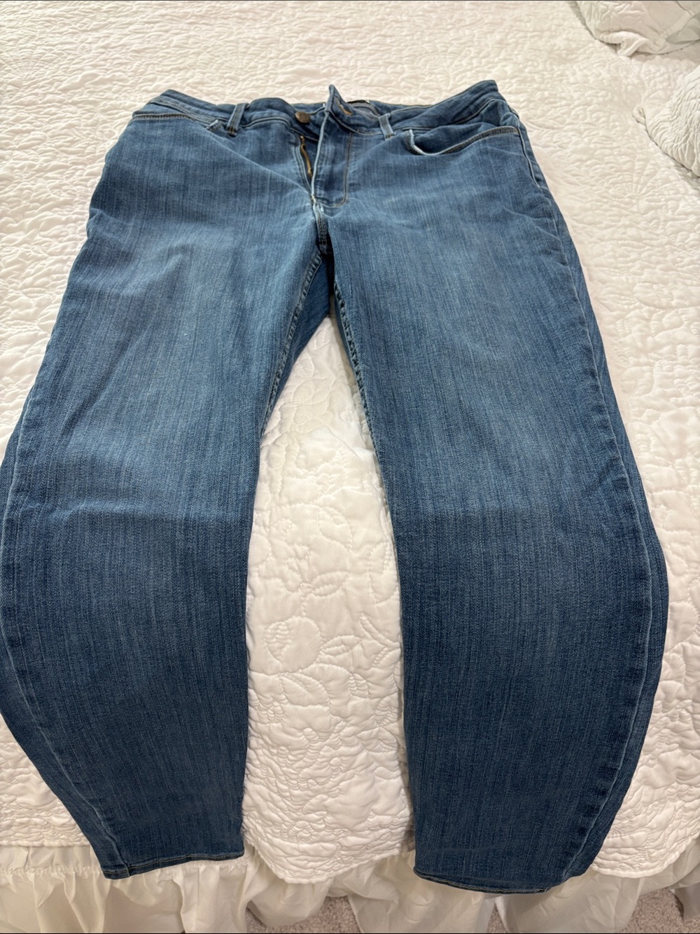Wrangler Blue Denim High-Rise Jeans with Gold Stitching